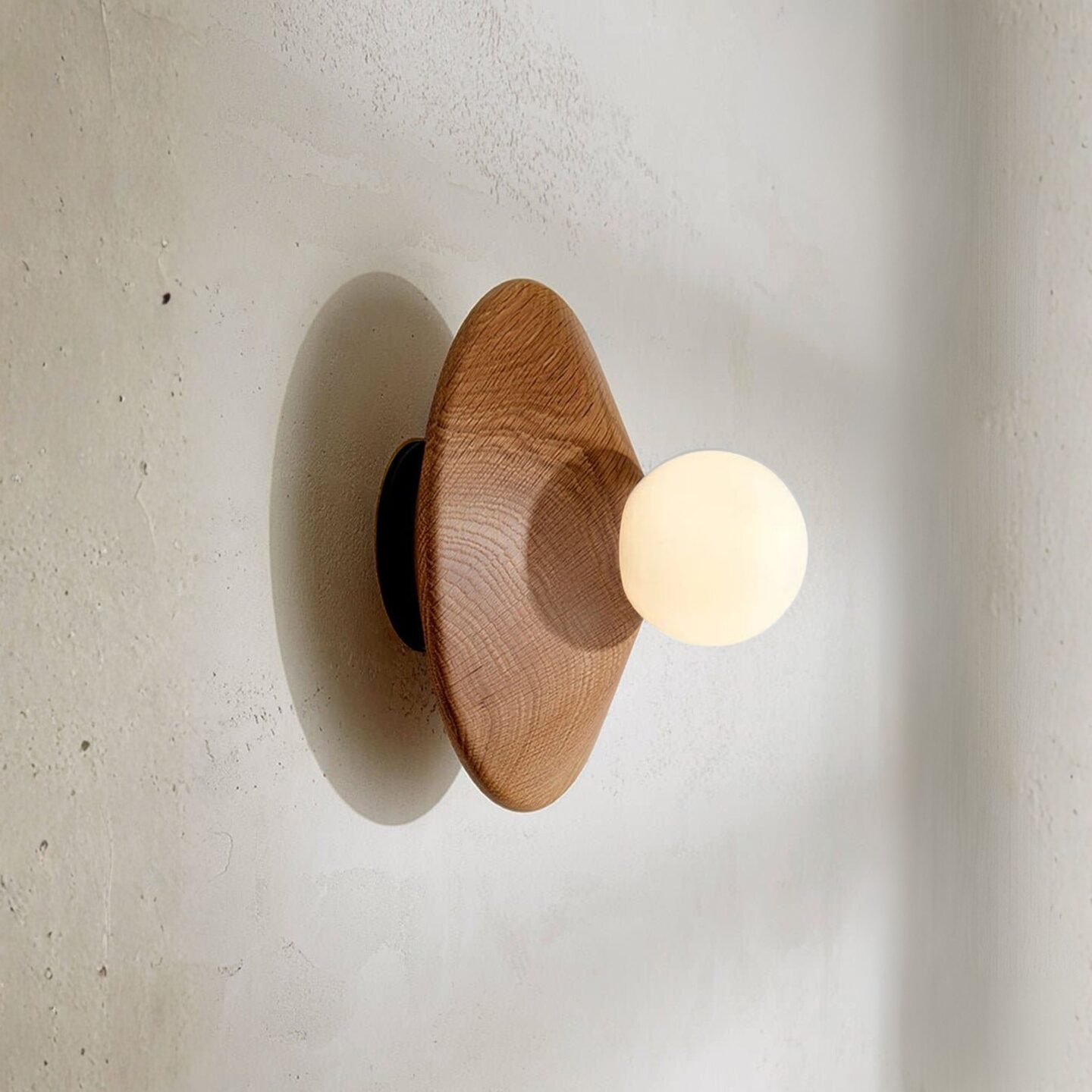 Bright Beads Disc Wall Light Oak & Brushed Black